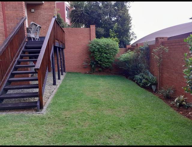 2 BEDROOM TOWNHOUSE FOR SALE IN STRELITZIA